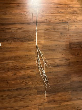 Rama decorativa de madera blanca