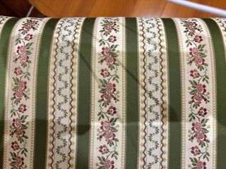 Butaca descalzadora antigua tela y madera