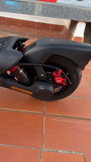 Patinete Eléctrico Semi nuevo con 246 km