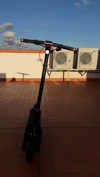 Patinete Eléctrico Semi nuevo con 246 km