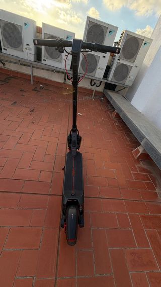 Patinete Eléctrico Semi nuevo con 246 km