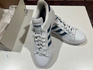 Zapatillas Adidas Blancas y Azules