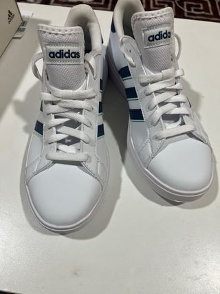 Zapatillas Adidas Blancas y Azules