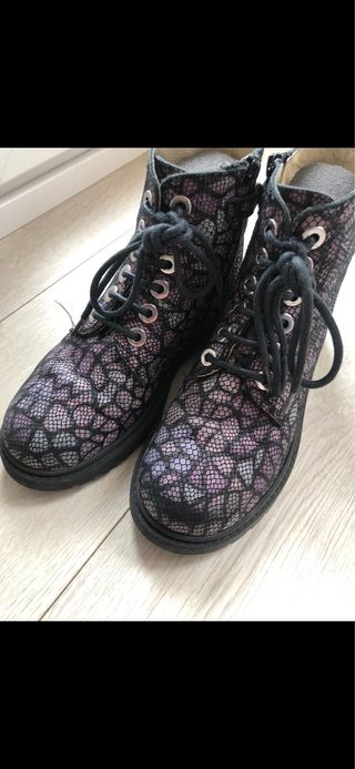 Botas Andarines Talla 34