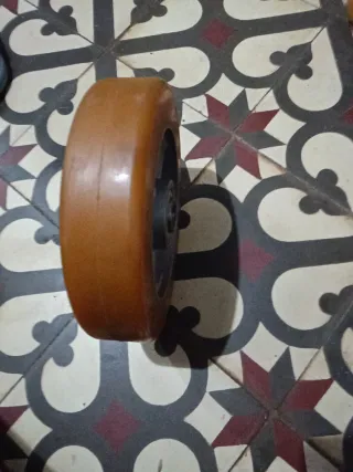 Rueda traspaleta 200mm