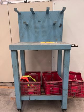 Mesa de trabajo con organizadores