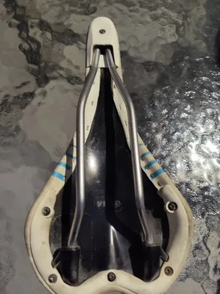 Sillín de Bici MONDKRAKEN Blanco/Azul