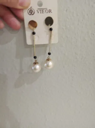 Conjunto collar y pendientes dorados