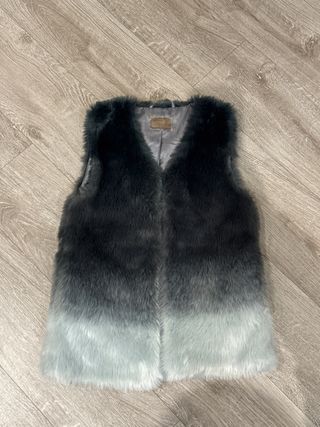 Chaleco pelo Zara degradado gris y blanco