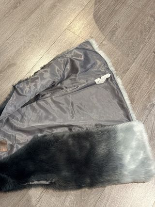 Chaleco pelo Zara degradado gris y blanco