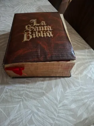 La Santa biblia