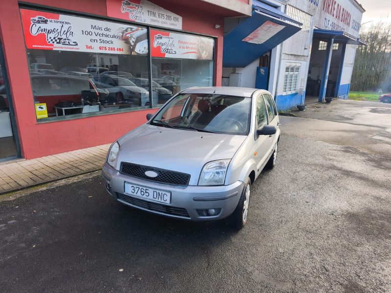 Ford Fusion 2005 - foto 1