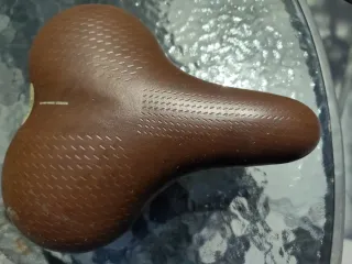 Sillín Bassano Marrón para Bicicleta