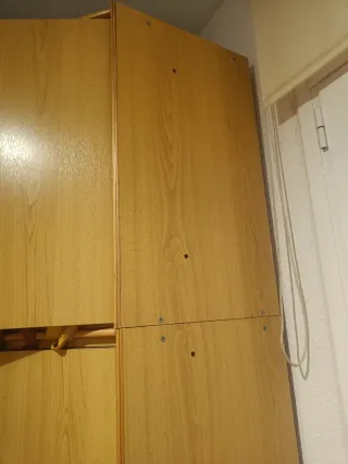 Armario esquinero de madera