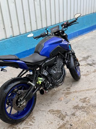 Yamaha MT-07 Azul y Negra