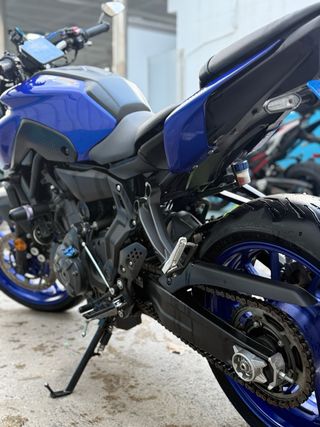 Yamaha MT-07 Azul y Negra
