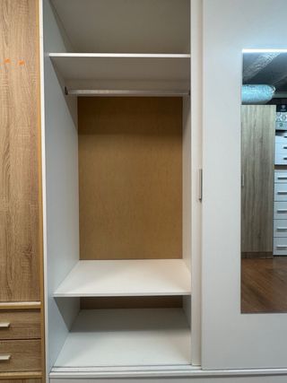 Armario corredero blanco con espejo