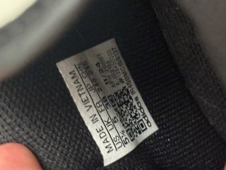 Zapatillas Adidas Negras y Blancas