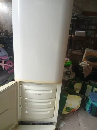 Frigorifero Zanussi con cassetti congelatore