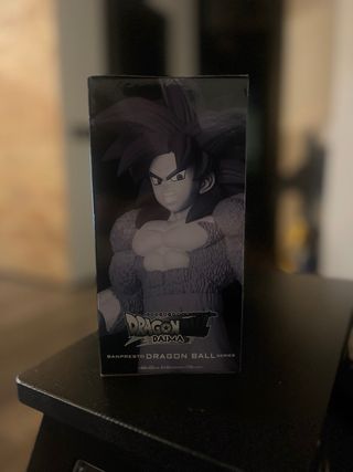 Figura Son Goku Super Saiyan 4 Daima