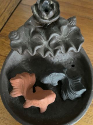 Inciensario de cerámica con peces