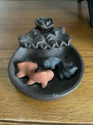 Inciensario de cerámica con peces