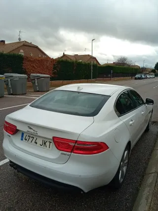 Jaguar XE 2015 averiado URGE