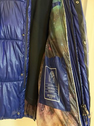 Plumífero Guess largo medio azul