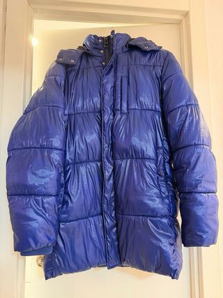 Plumífero Guess largo medio azul