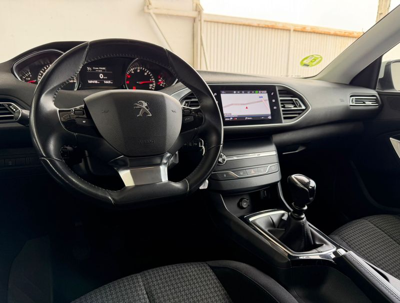 Peugeot 308 2021, foto 12