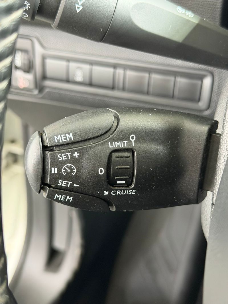 Peugeot 308 2021, foto 20