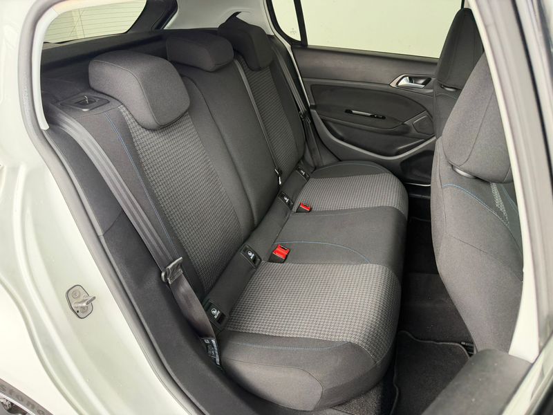 Peugeot 308 2021, foto 18