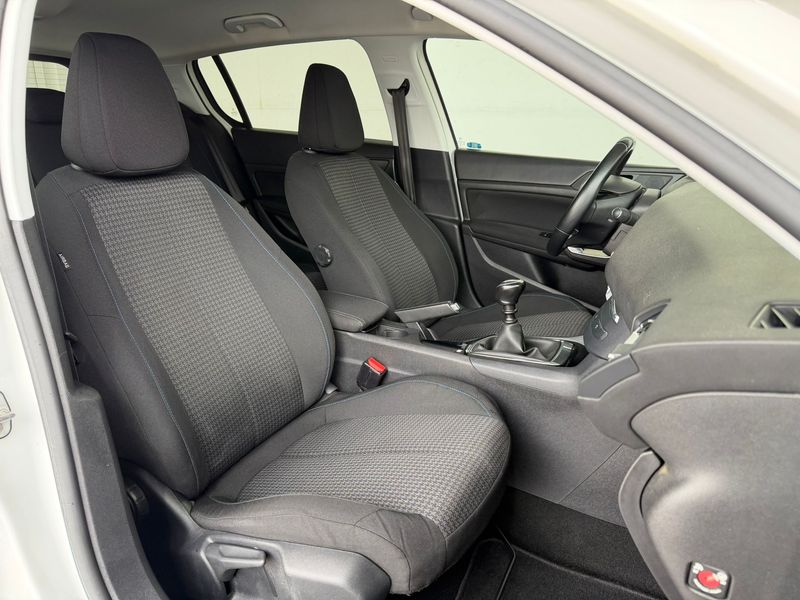 Peugeot 308 2021, foto 16