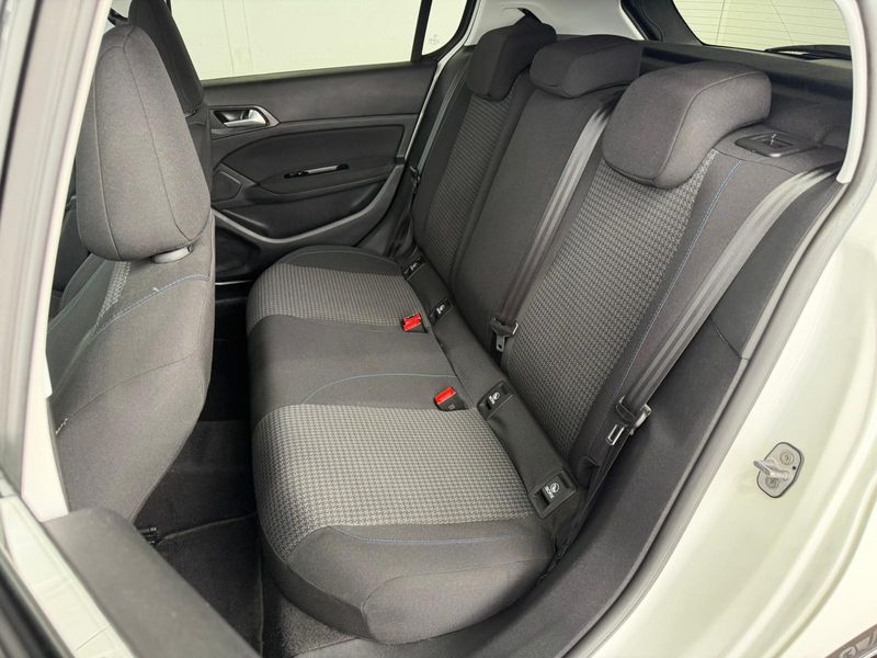 Peugeot 308 2021, foto 19