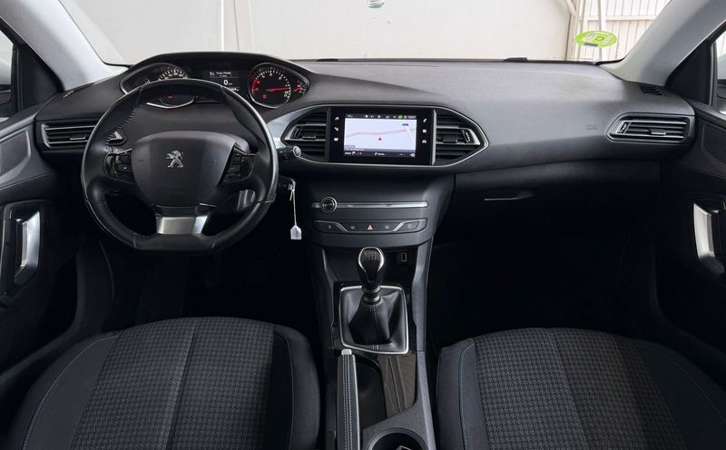 Peugeot 308 2021, foto 14