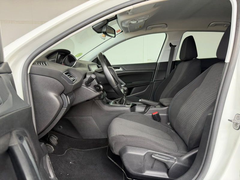 Peugeot 308 2021, foto 28