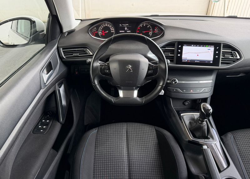 Peugeot 308 2021, foto 29