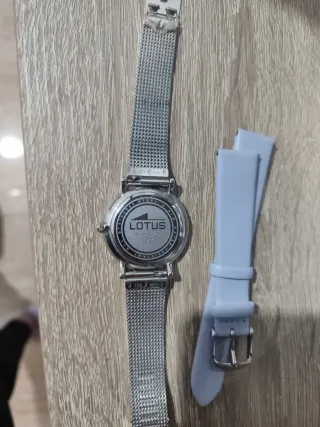 Reloj Lotus Mujer Plata. Con correa de recambio.