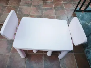 Mesa y 2 Sillas Infantiles Rosas