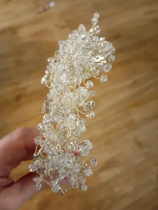 Cancán para vestido de novia, bello y diadema.