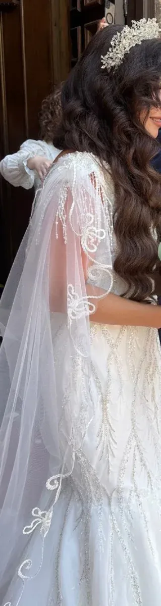 Cancán para vestido de novia, bello y diadema.