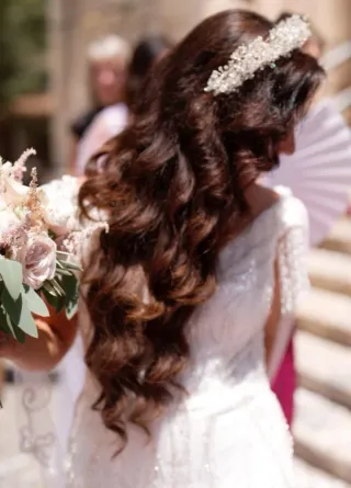 Cancán para vestido de novia, bello y diadema.