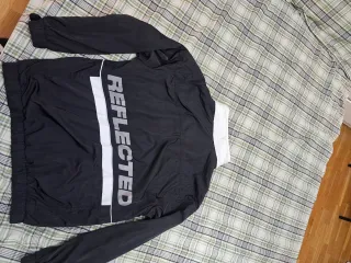 Chaqueta Bershka Talla L Negra y Blanca