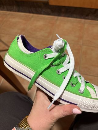 Converse Talla 37.5 Verde y Morado