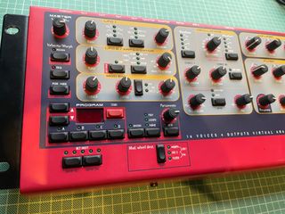 Clavia Nord Lead 2 rack con rack ears - perfecto