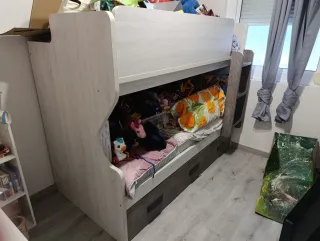 Litera infantil con 3 cajones en la zona de abajo