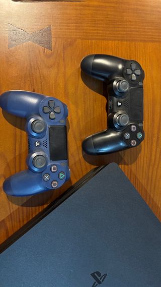 Ps4 Slim 500Gb + 2 Mandos