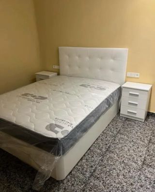 Liquidación:canapés y colchones armarios y sofas