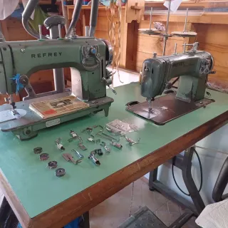 2 Máquinas de Coser Refrey Planas