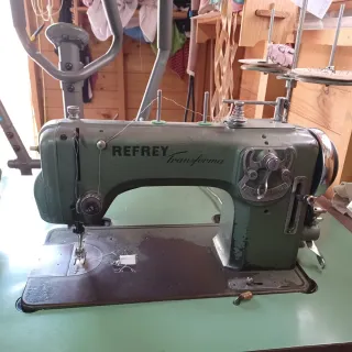 2 Máquinas de Coser Refrey Planas
